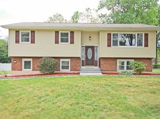 27 Deer Run Rd, Wappingers Falls, NY 12590