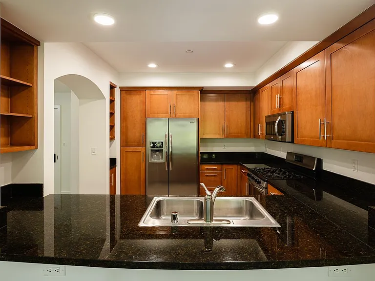Metro Art Brentwood — Photo 45