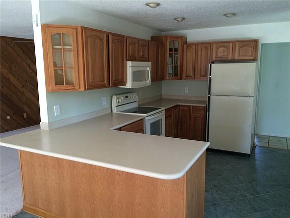 5th image of 5401 Brookfield Dr