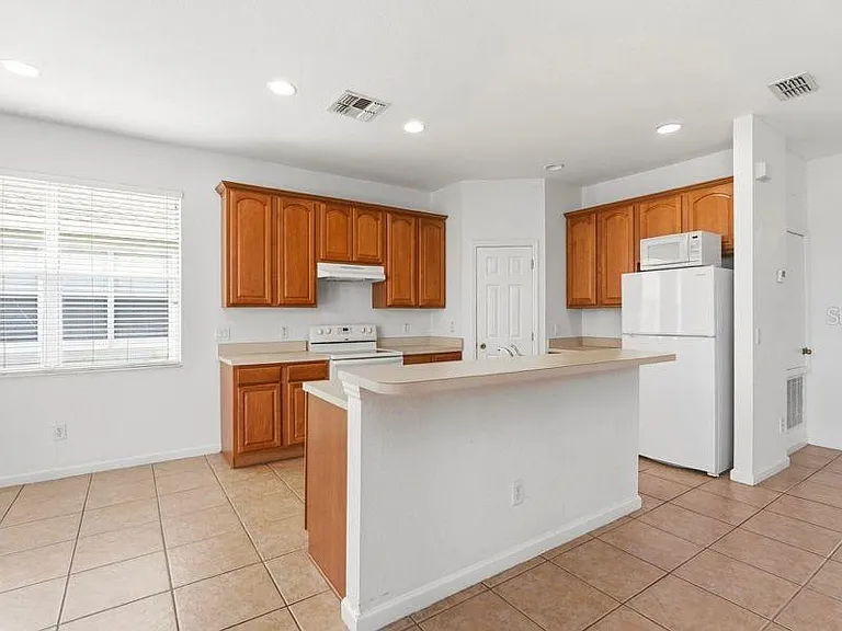 4967 Pall Mall St W — Photo 12