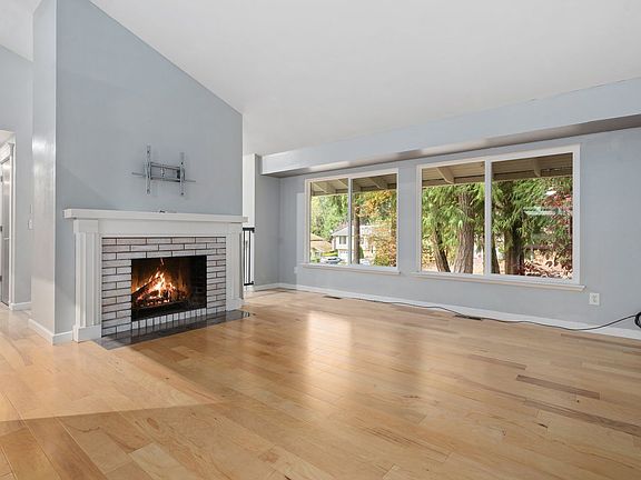 3rd image of 2073 NE Norrland Ct