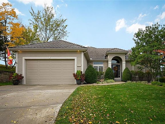 2nd image of 4315 NE Park Trails Ct