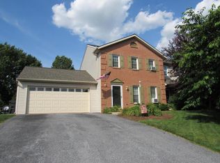 13 Sunrise Dr, Lititz, PA 17543