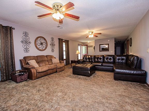 4th image of 1150 Rolling Hills Dr