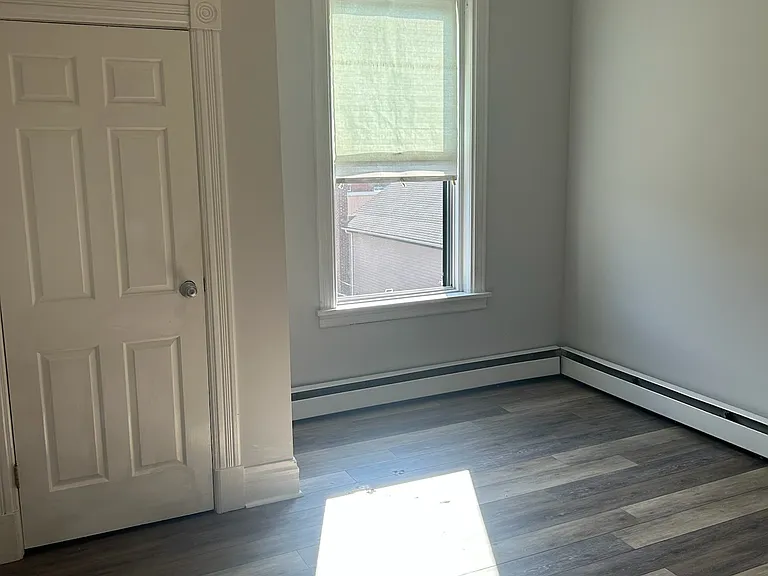216 Main St — Photo 4