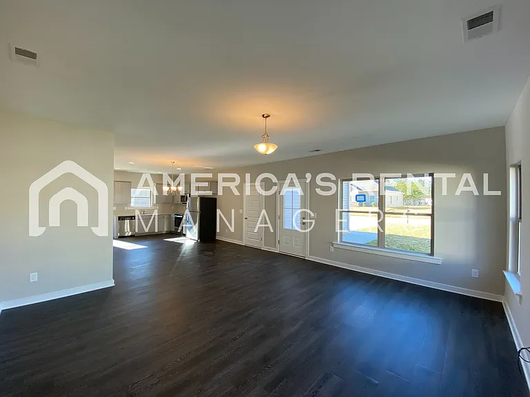 215 White Oak Cir — Photo 11