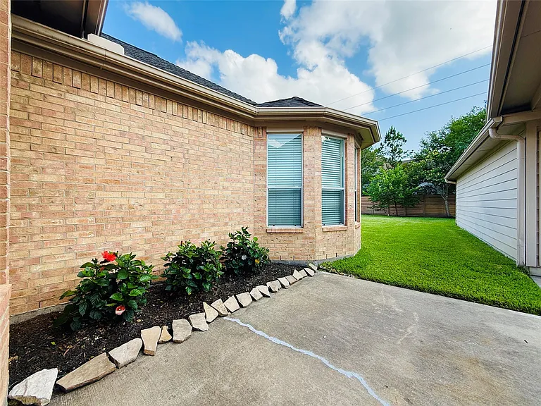5222 Hanneck Valley Ln — Photo 38