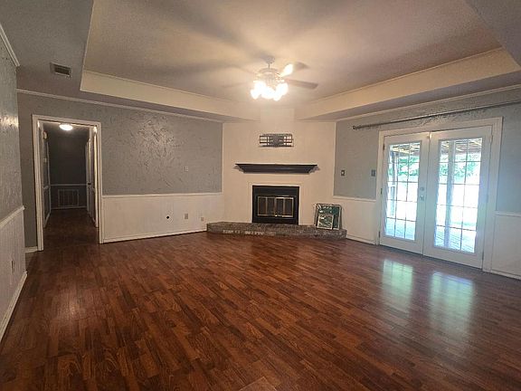3rd image of 512 Lakewood Ave