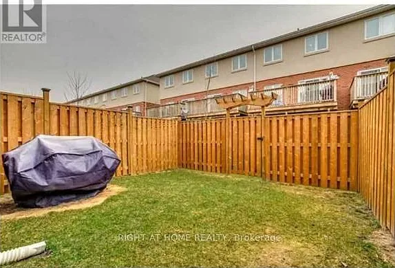 20 McConkey Cres #69 — Photo 17