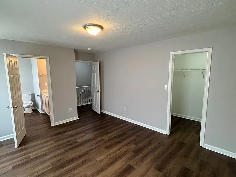 3240 Crestwell Dr — Photo 3