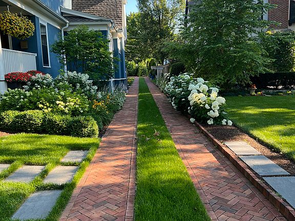 2nd image of 90 E Woodland Rd