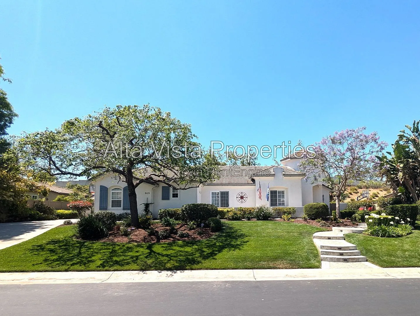 4 bed, 4.5 bath, 4100 sqft, $9,995 — Photo 4