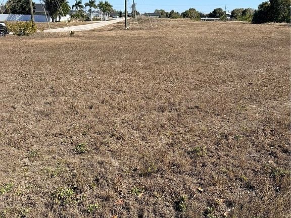 4th image of 2000 NW 9th Ave