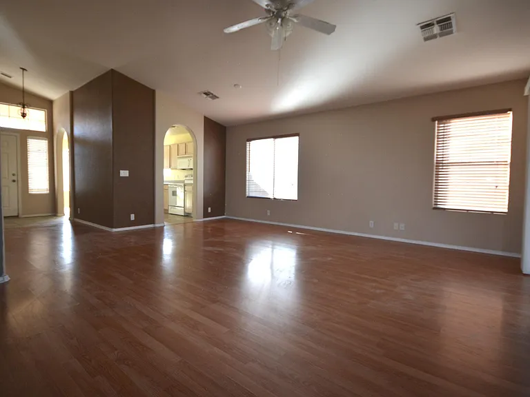 2516 E Jasper Dr — Photo 9
