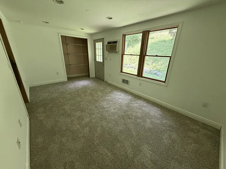 1016 Old Washington Rd — Photo 10