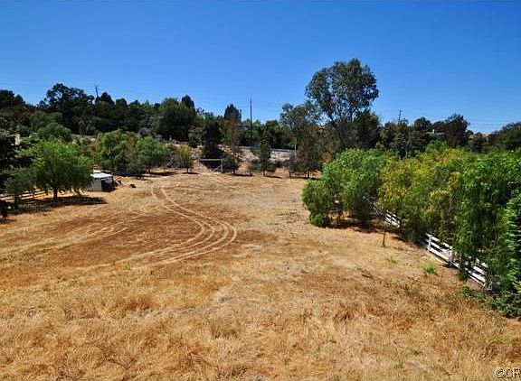 5th image of 39 Moccasin Ln