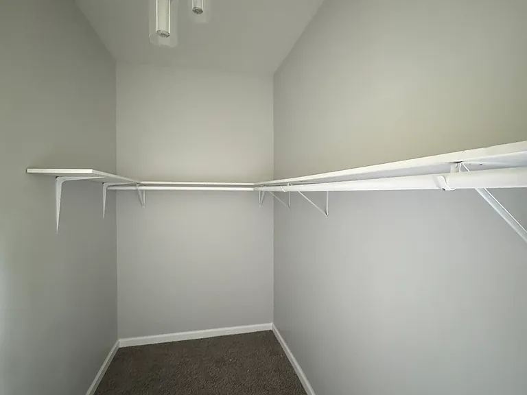 670 S 37th St — Photo 14