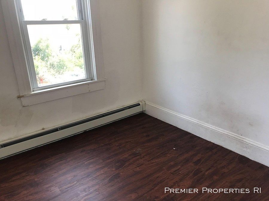 2nd image of 226 S Main St APT 2
