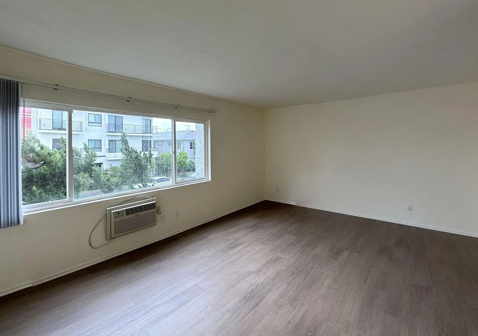 5751 Camellia Ave. — Photo 2