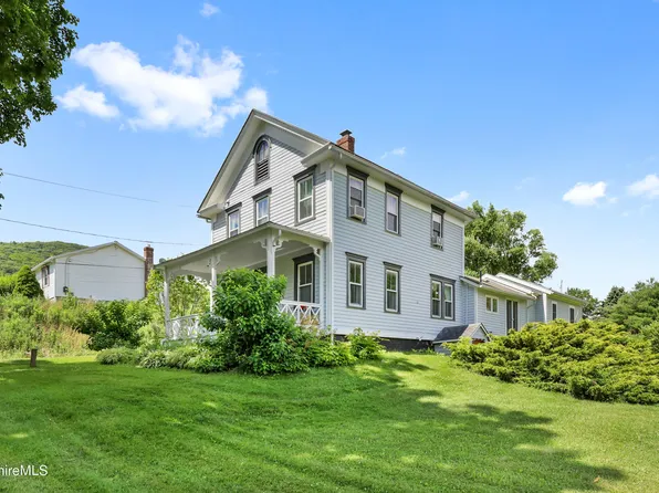 70 Pine St, Lee, MA 01238