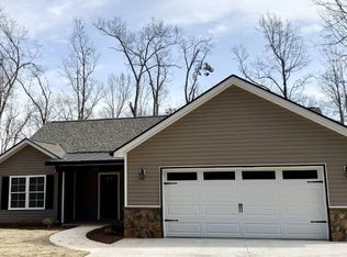 112 Knollwood Dr, Seneca, SC 29672