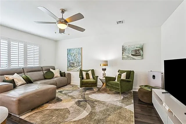 2833 Saint Charles Ave #27 — Photo 6