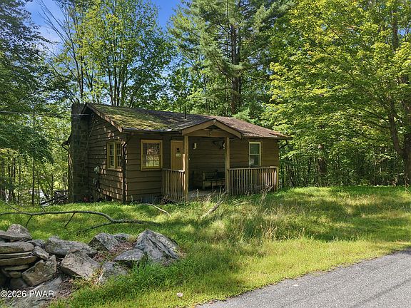 2nd image of 15 Tamarack Ln
