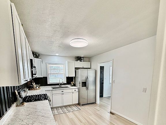 4th image of 1110 E 21st Ave