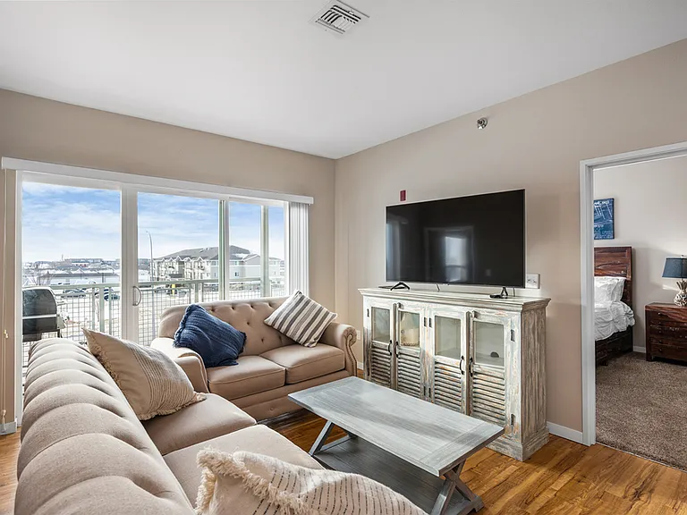 6. Stone Creek 306 VRBO - Living Room_Reverse 6. Stone Creek 306 VRBO - Living Room_Reverse