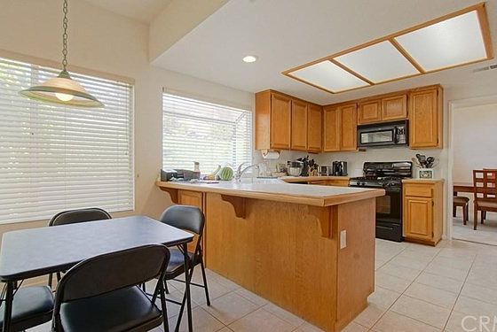 4th image of 3044 E Shauna Dr