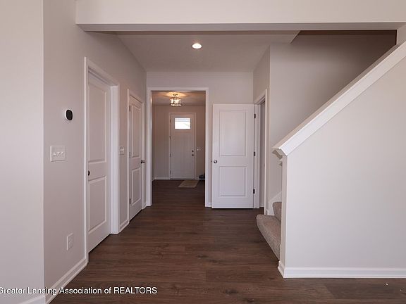 4th image of 604 Launch Point Dr