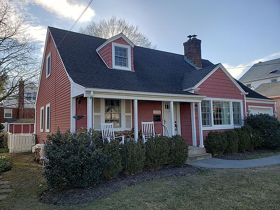 2nd image of 126 Oak St