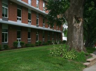 916 Ashworth Rd APT 213, West Des Moines, IA 50265