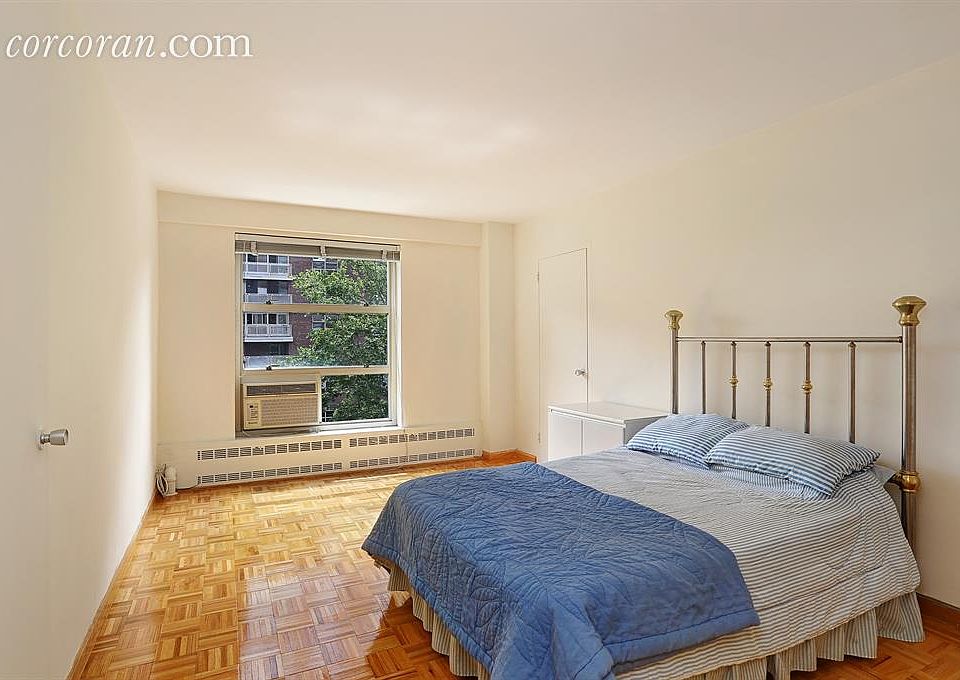 1st image of 90 La Salle St #7D