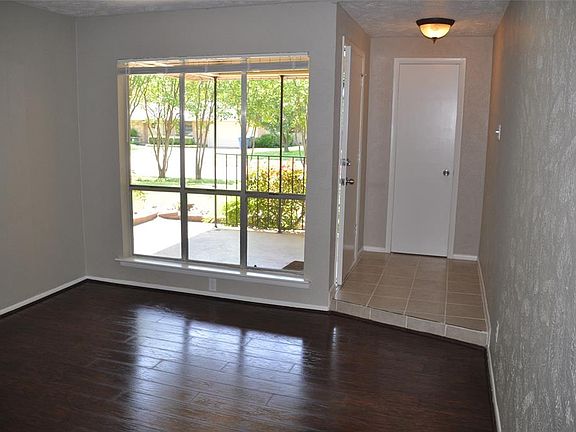 2nd image of 2764 Beechmont Dr