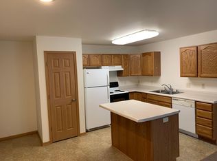 4637 Southridge Ct #8, Eau Claire, WI 54701