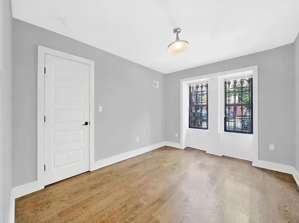 390 Bainbridge Street image 5 of 11