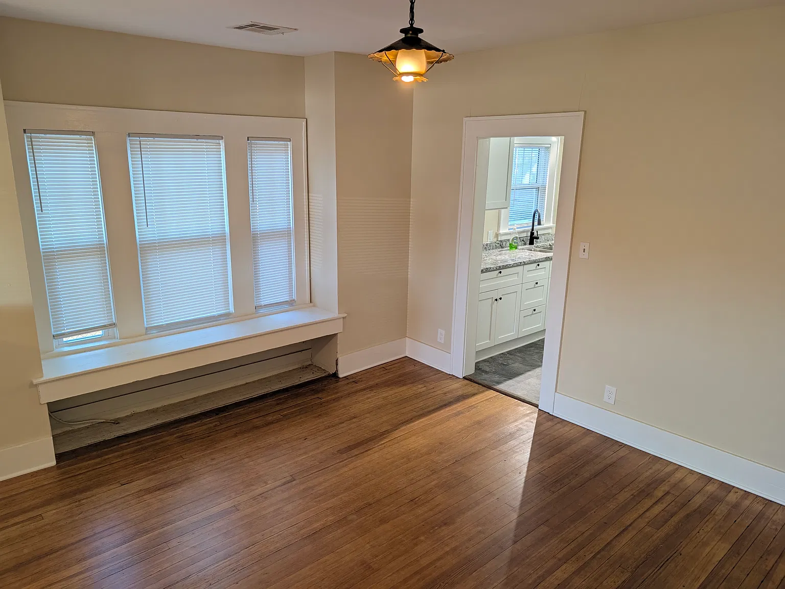 2 bed, 1136 sqft, $1,650 — Photo 4