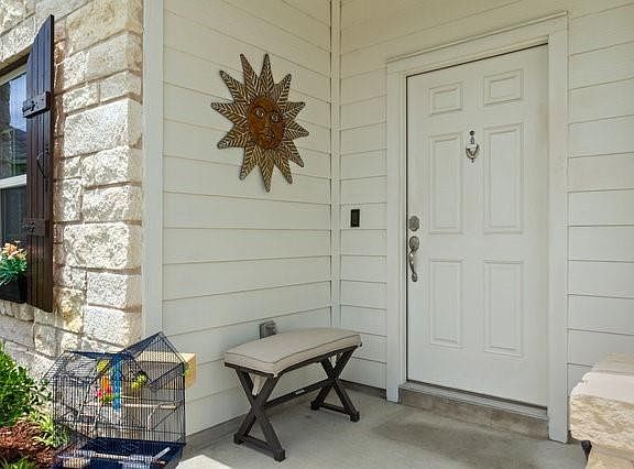 2nd image of 316 Jackson Blue Ln