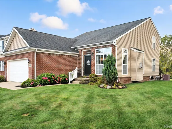 26535 Elk Run E, New Hudson, MI 48165