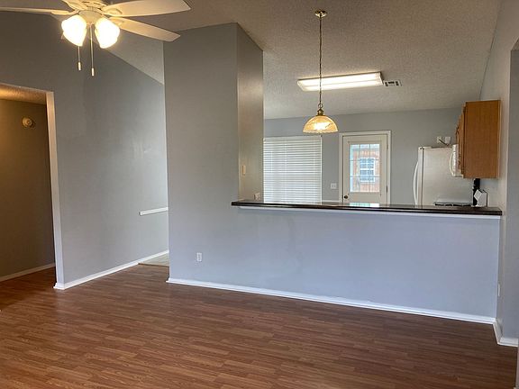 5th image of 1003 W 22nd St