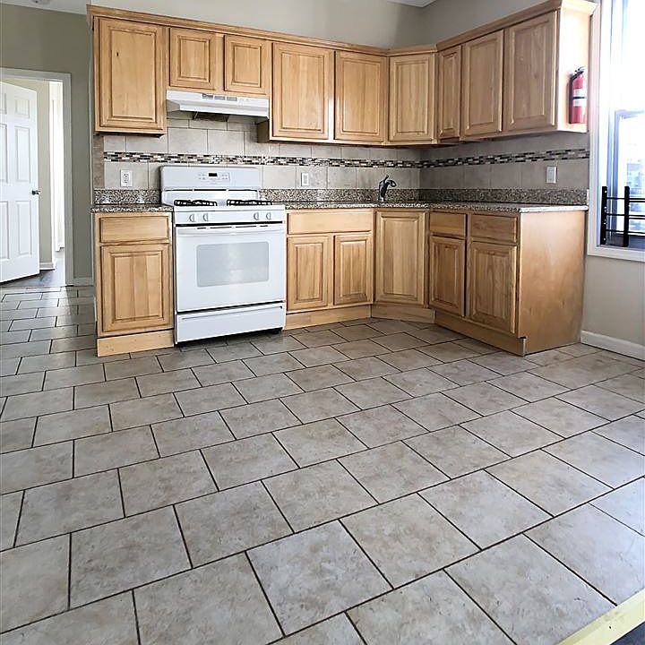 1st image of 246 Columbia Ave #1R