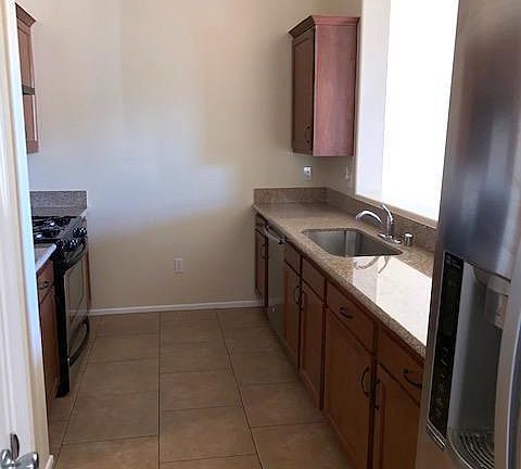5th image of 5310 Colodny Dr Unit 4
