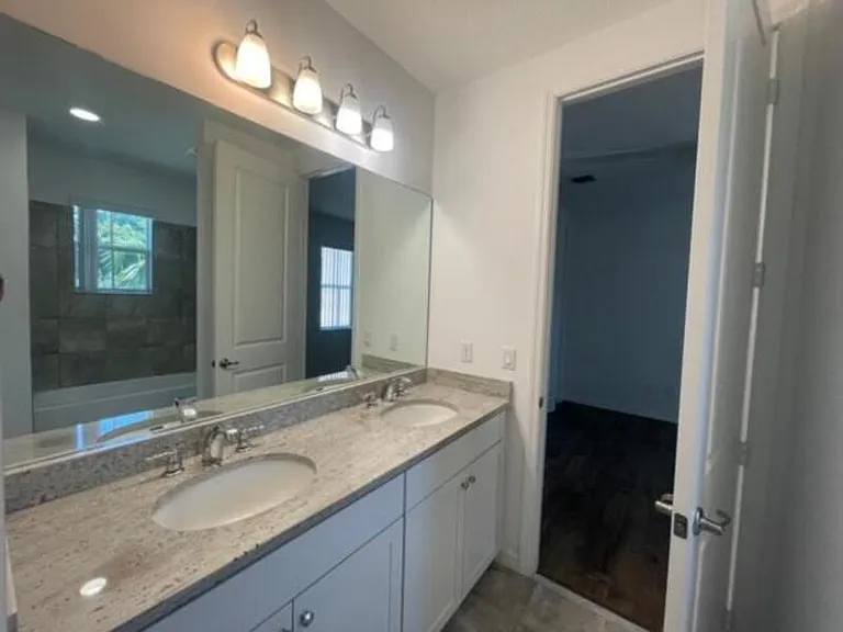 12885 Trevi Isle Dr — Photo 47