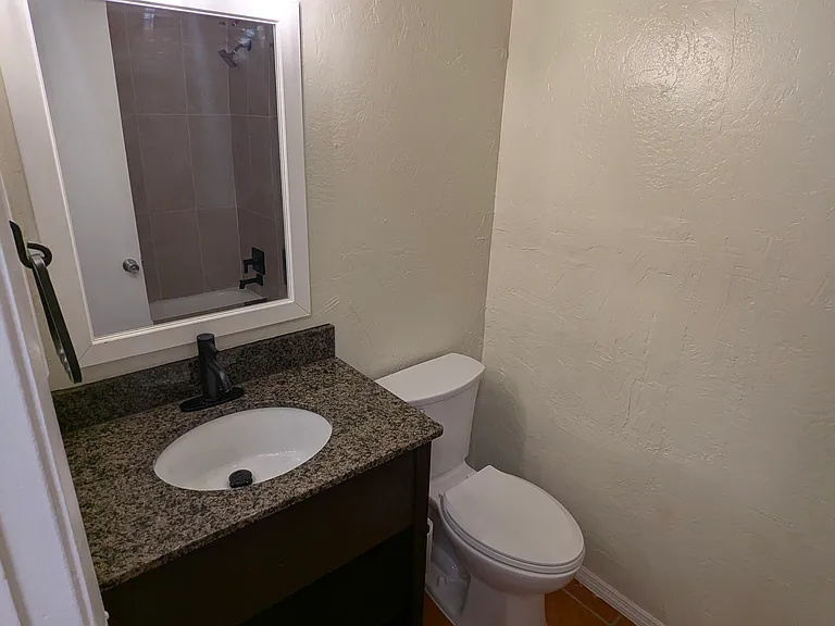 902 W Jackson St #A — Photo 10