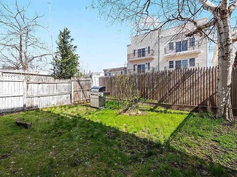 140 Beacon Ave #1 — Photo 14
