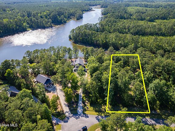 3rd image of 110 Queen Annes Court LOT 20