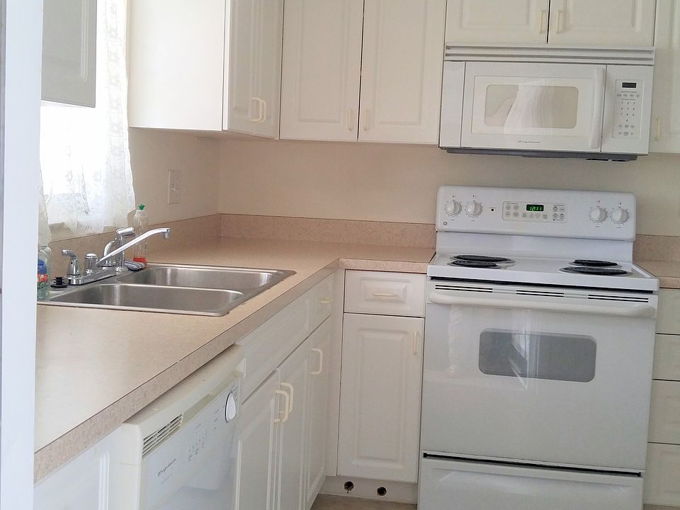 1st image of 863 Pangola Dr