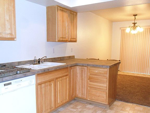 2nd image of 924 142nd St S Unit B