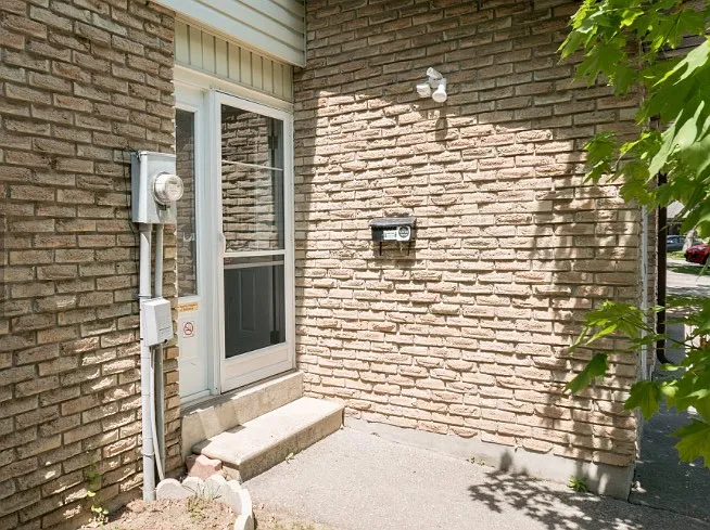 261 Rose St — Photo 3